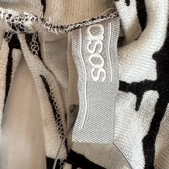 ASOS Woman’s Maternity Cold Shoulder White and Black Blouse size 8 - Picture 3 of 12